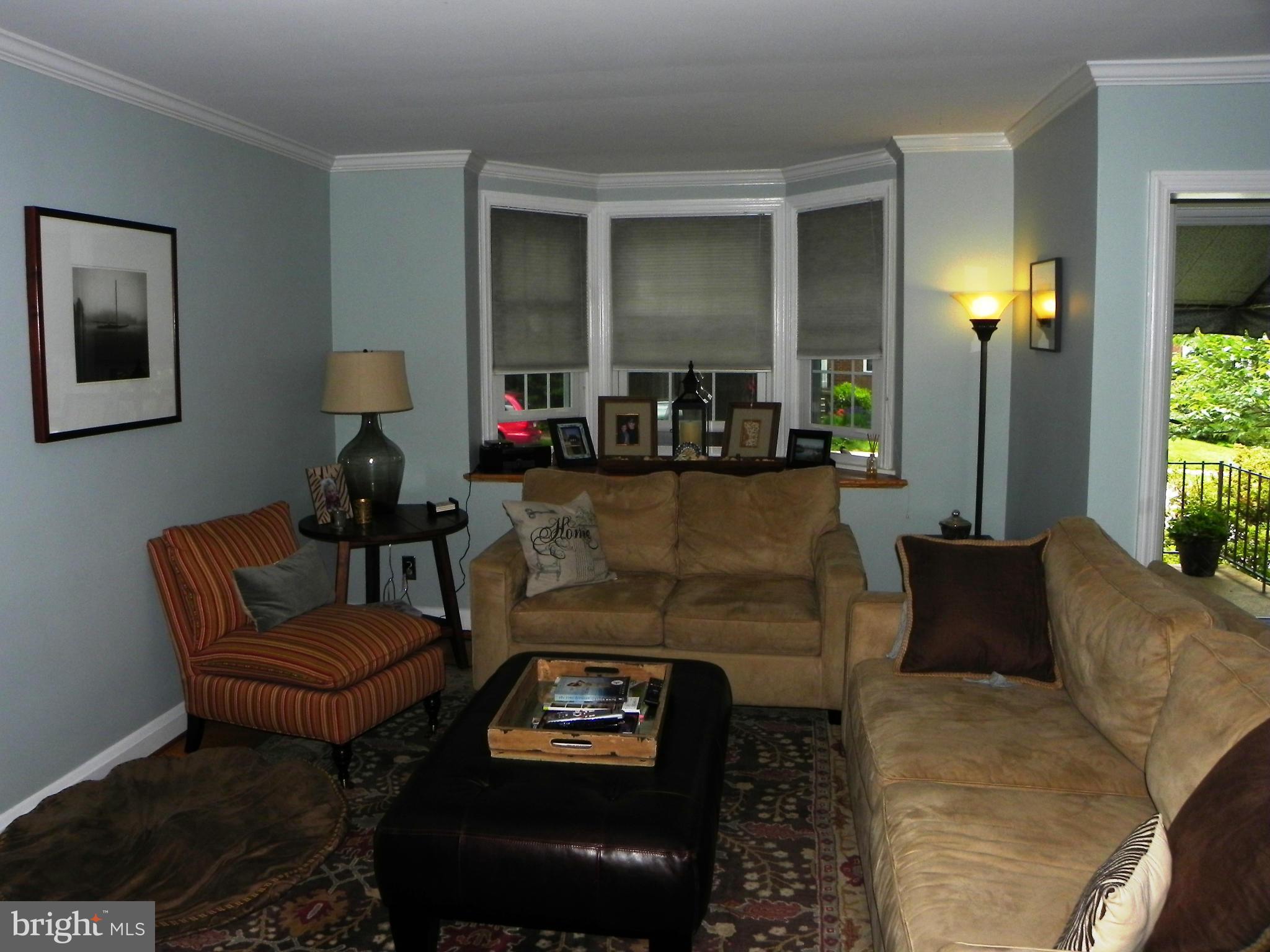 234 Blenheim Road Baltimore, MD 21212 - Photo 6 of 16 a living room with furniture and a wooden floor