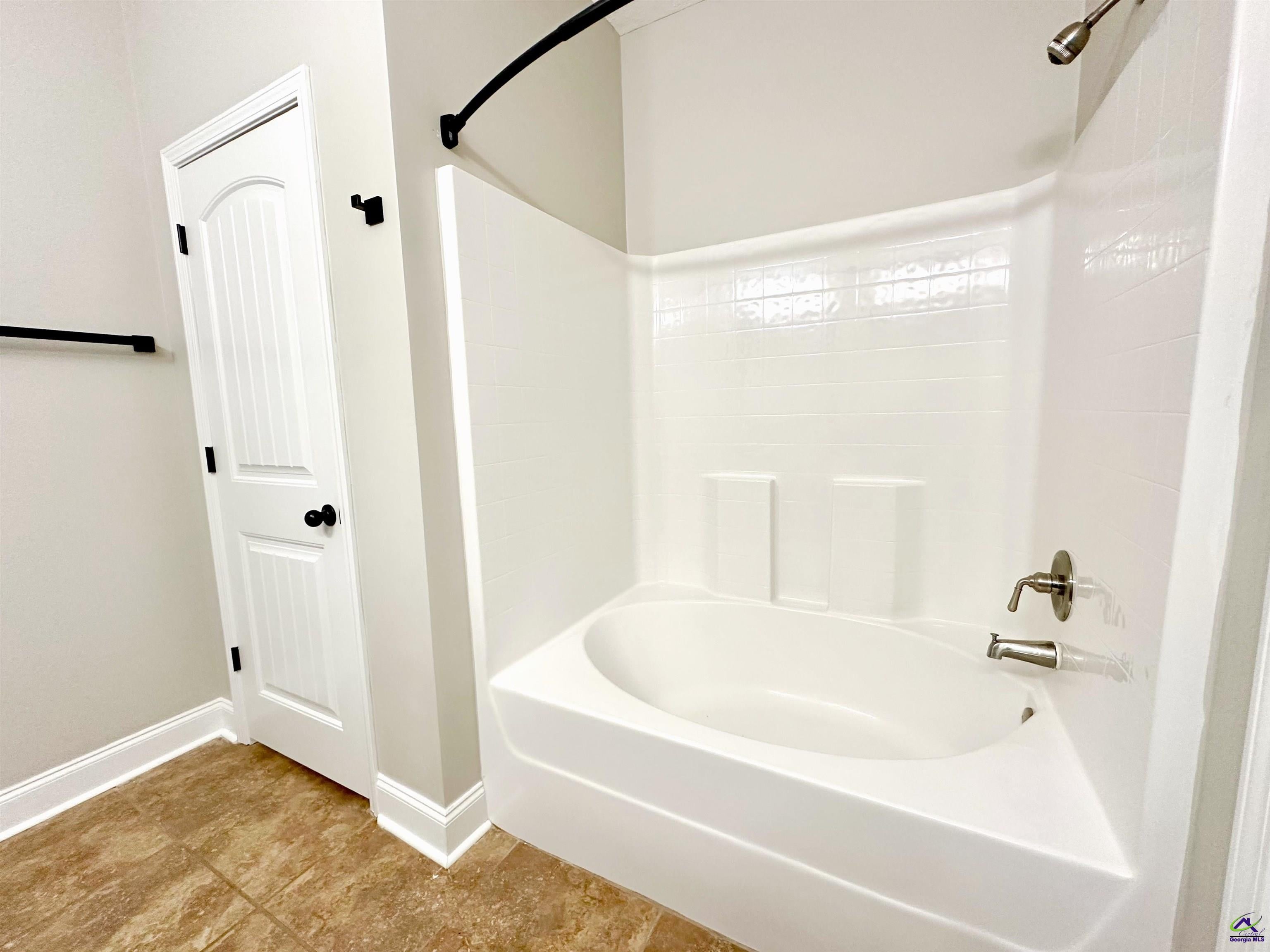 210 Grayton Way Perry, GA 31069 - Photo 11 of 15 Gallery Image 11