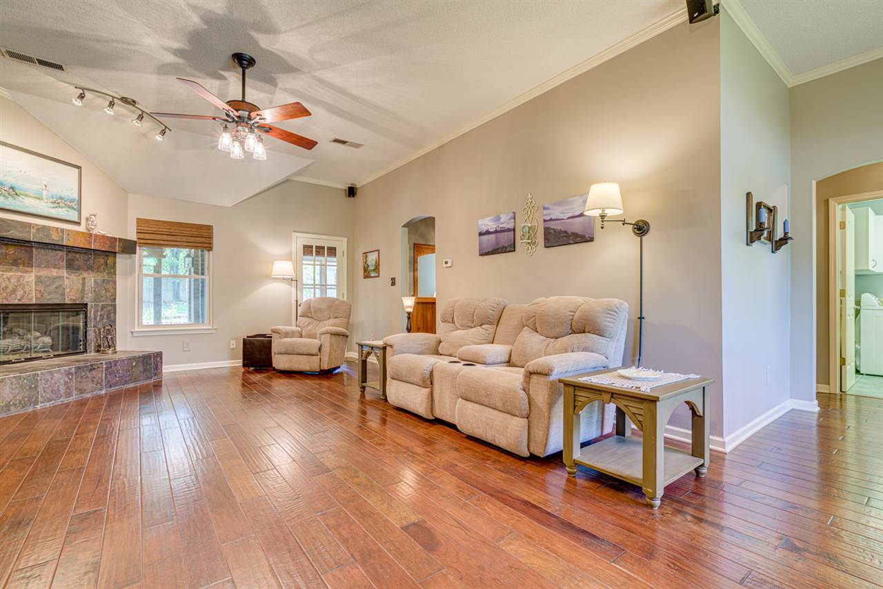 165 Cross Point Drive Collierville, TN 38017 - Photo 5 of 24 Gallery Image 5