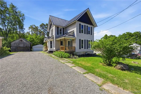 $216,000 | 105 Garfield Street, Holland, NY 14080