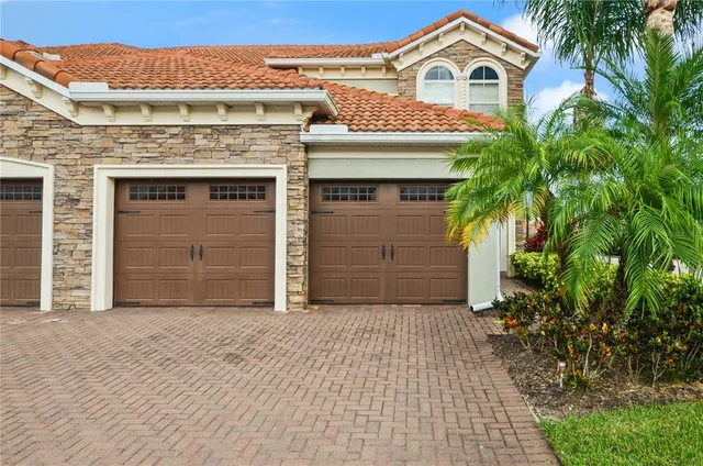$677,500 | 8915 Della Scala Circle, Orlando, FL 32836