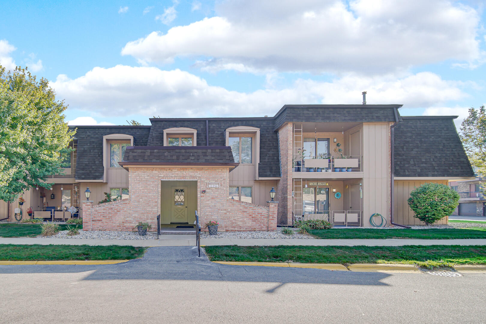 8825 Janeway Court, Unit 1 Munster, IN 46321 - Photo 1 of 28 1620x1080