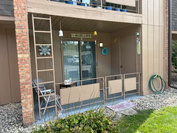 $164,900 | 8825 Janeway Court, Unit 1, Munster, IN 46321