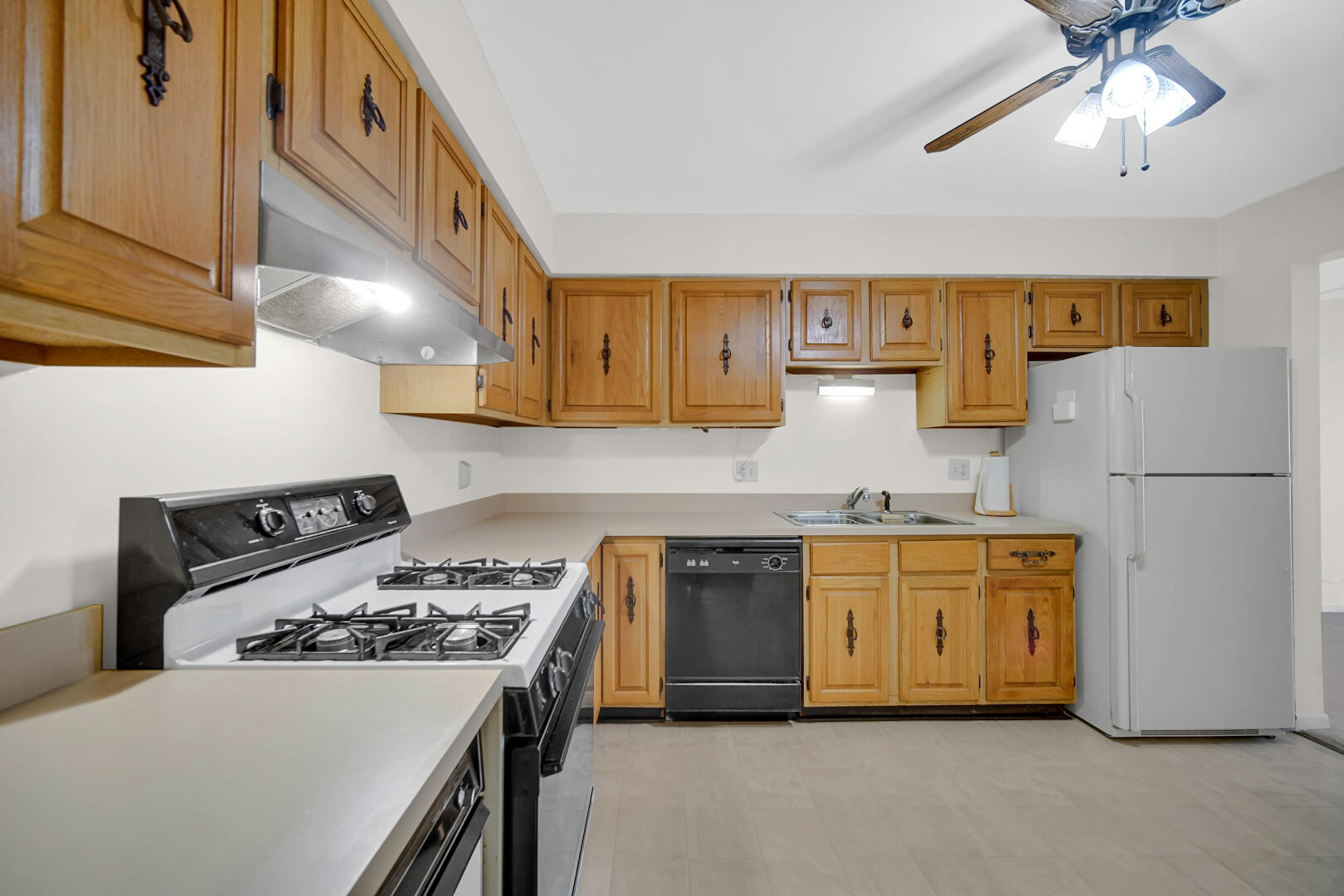 8825 Janeway Court, Unit 1 Munster, IN 46321 - Photo 9 of 28 1620x1080