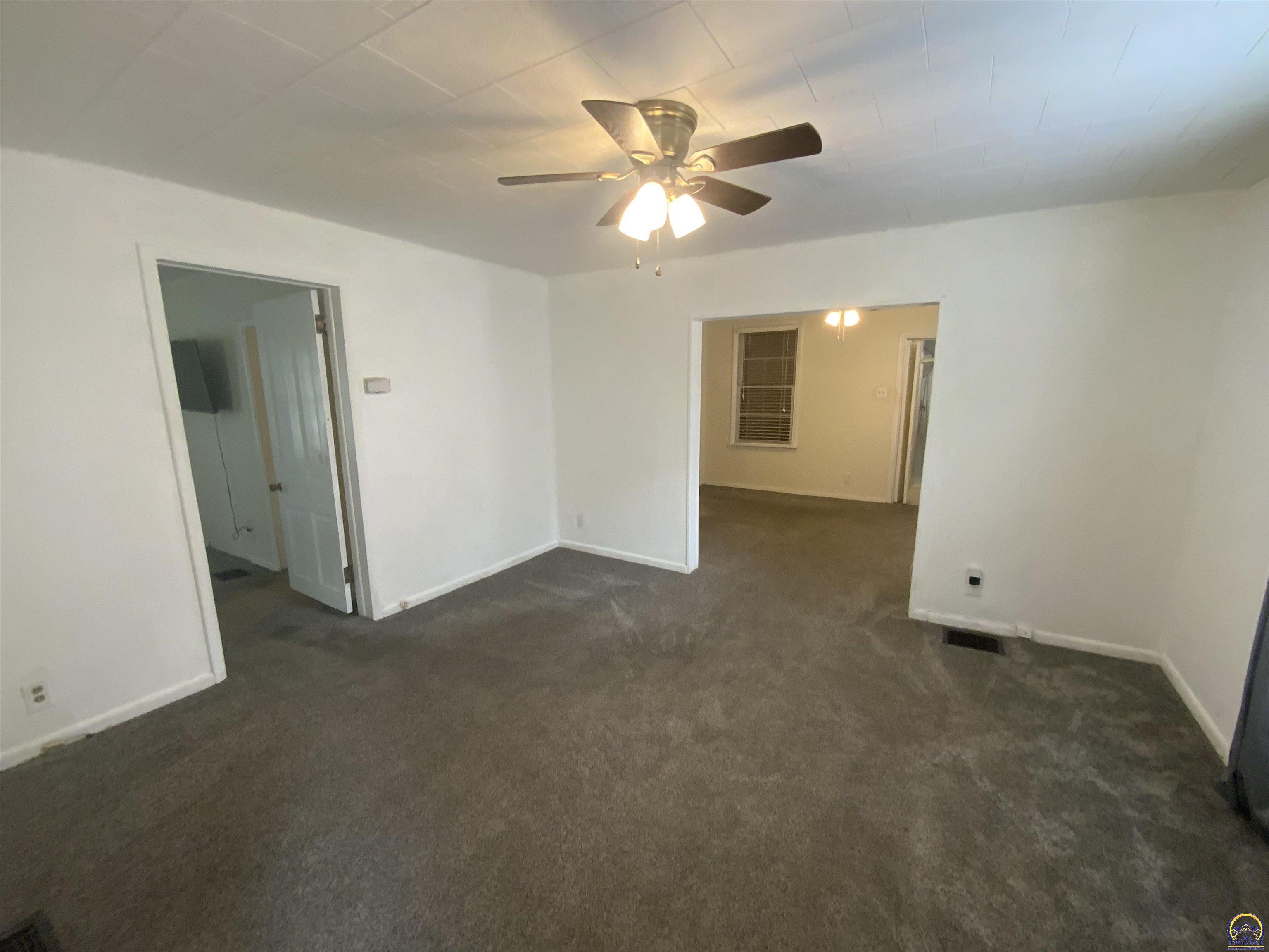921 Southwest Frazier Avenue Topeka, KS 66606 - Photo 4 of 19 Gallery Image 4