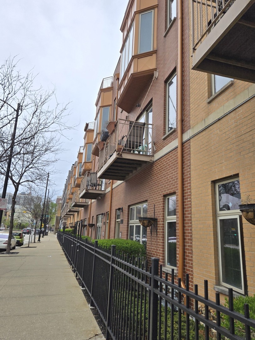 1915 South State Street, Unit 3 Chicago, IL 60616 - Photo 2 of 29 a view of a building with a street