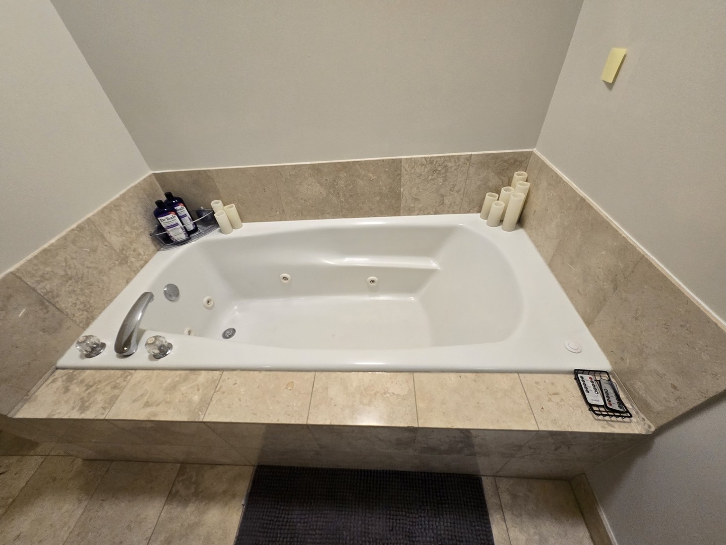 1915 South State Street, Unit 3 Chicago, IL 60616 - Photo 26 of 29 a bathroom with a bathtub