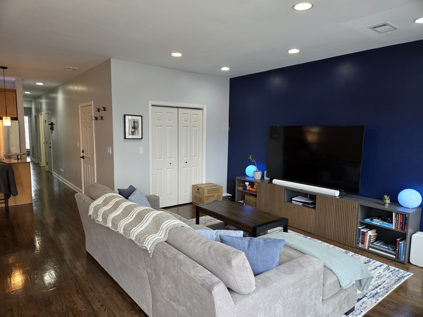 1915 South State Street, Unit 3 Chicago, IL 60616 - Photo 9 of 29 a living room with furniture and a flat screen tv