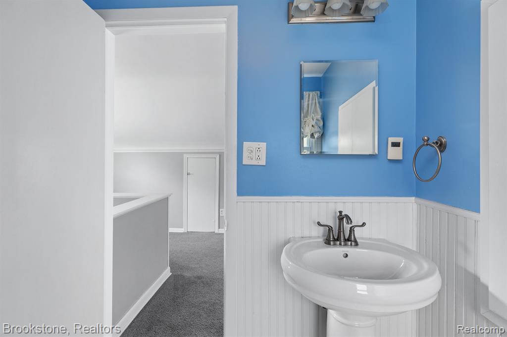 2120 Oxford Road Berkley, MI 48072 - Photo 25 of 42