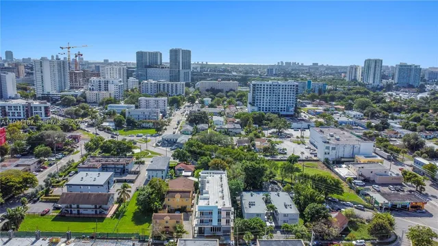 $2,100 | 1620 Northwest 18th Street, Unit 201, Miami, FL 33125