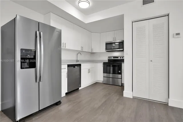 $2,100 | 1620 Northwest 18th Street, Unit 201, Miami, FL 33125