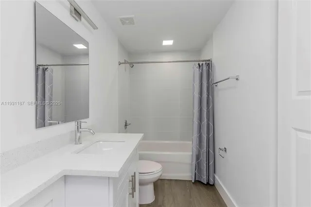 $2,100 | 1620 Northwest 18th Street, Unit 201, Miami, FL 33125