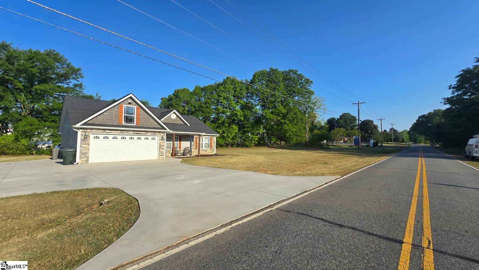 1693 Hannon Road Inman, SC 29349 - Photo 2 of 17