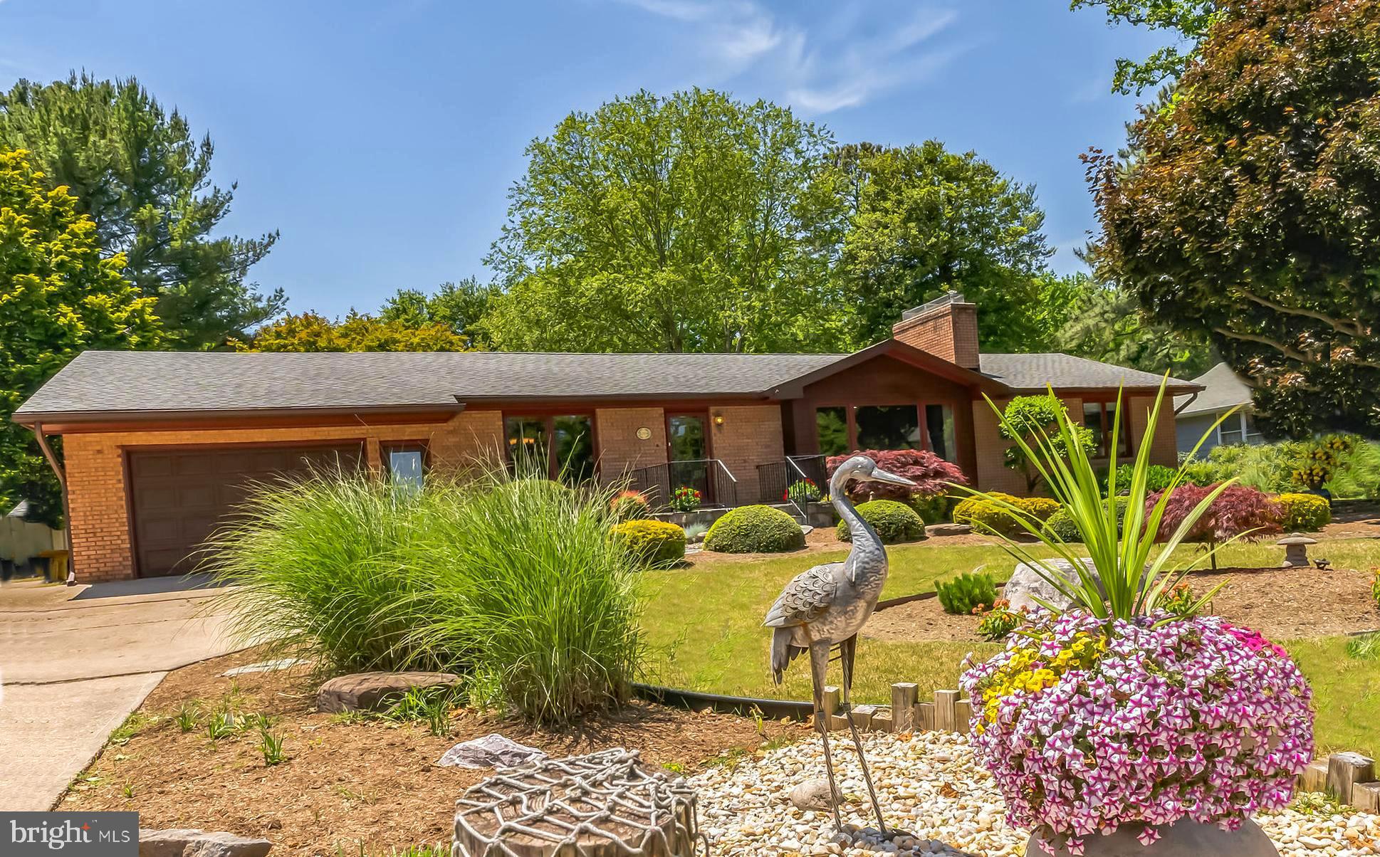 2034 Chesapeake Road Annapolis, MD 21409 - Photo 3 of 60 Distinctive Landscaping