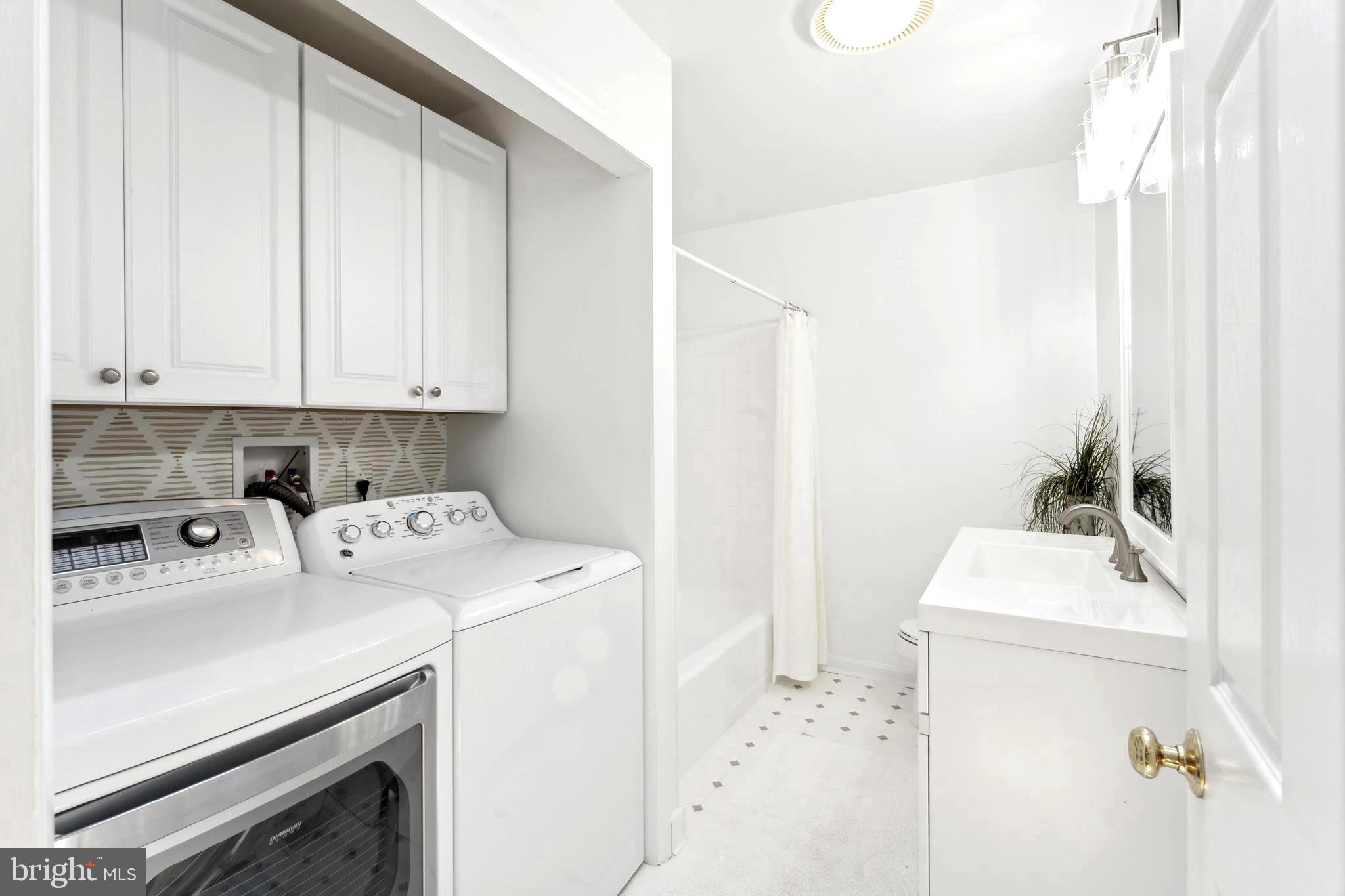 2034 Chesapeake Road Annapolis, MD 21409 - Photo 33 of 60 Main level laundry