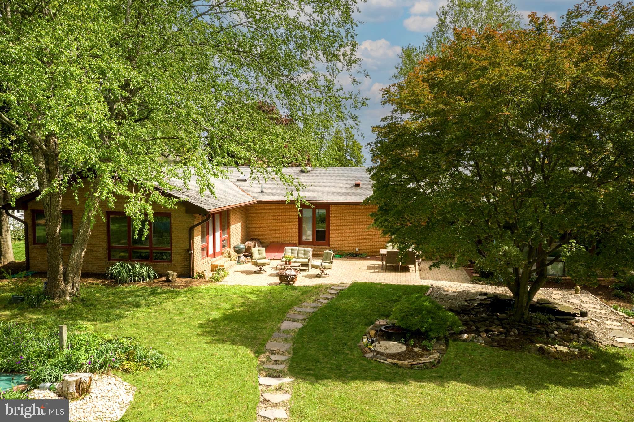 2034 Chesapeake Road Annapolis, MD 21409 - Photo 40 of 60 Patio, pond, sport court