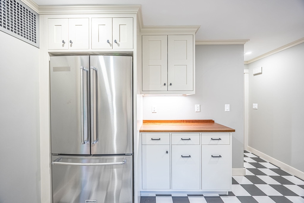 85 Woodland Road Boston, MA 02130 - Photo 3 of 35 Gallery Image 3