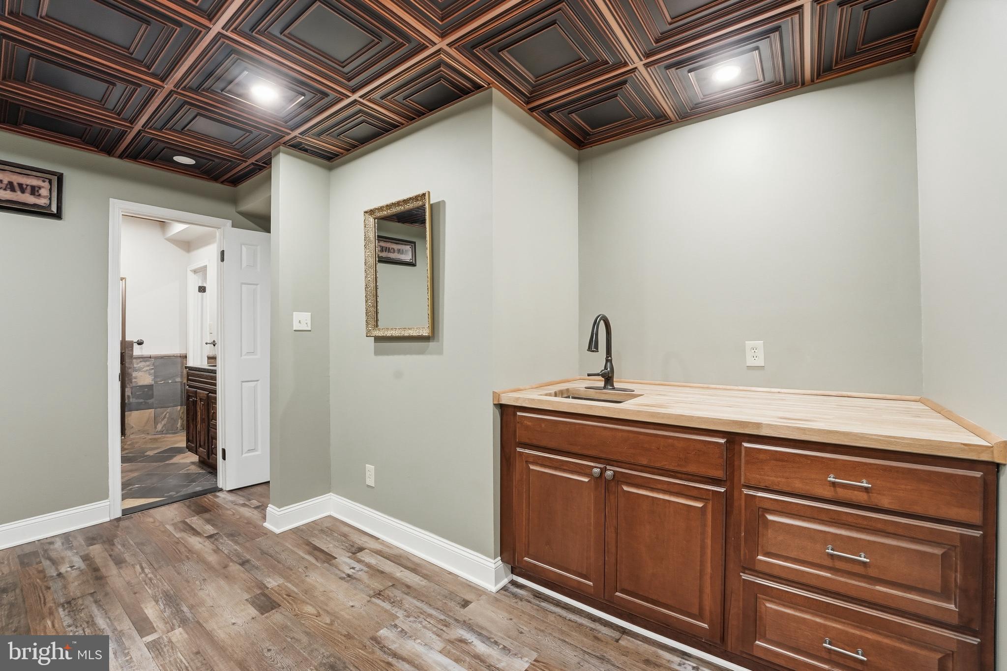 5276 Free State Road Marshall, VA 20115 - Photo 43 of 61 wet bar, lower level