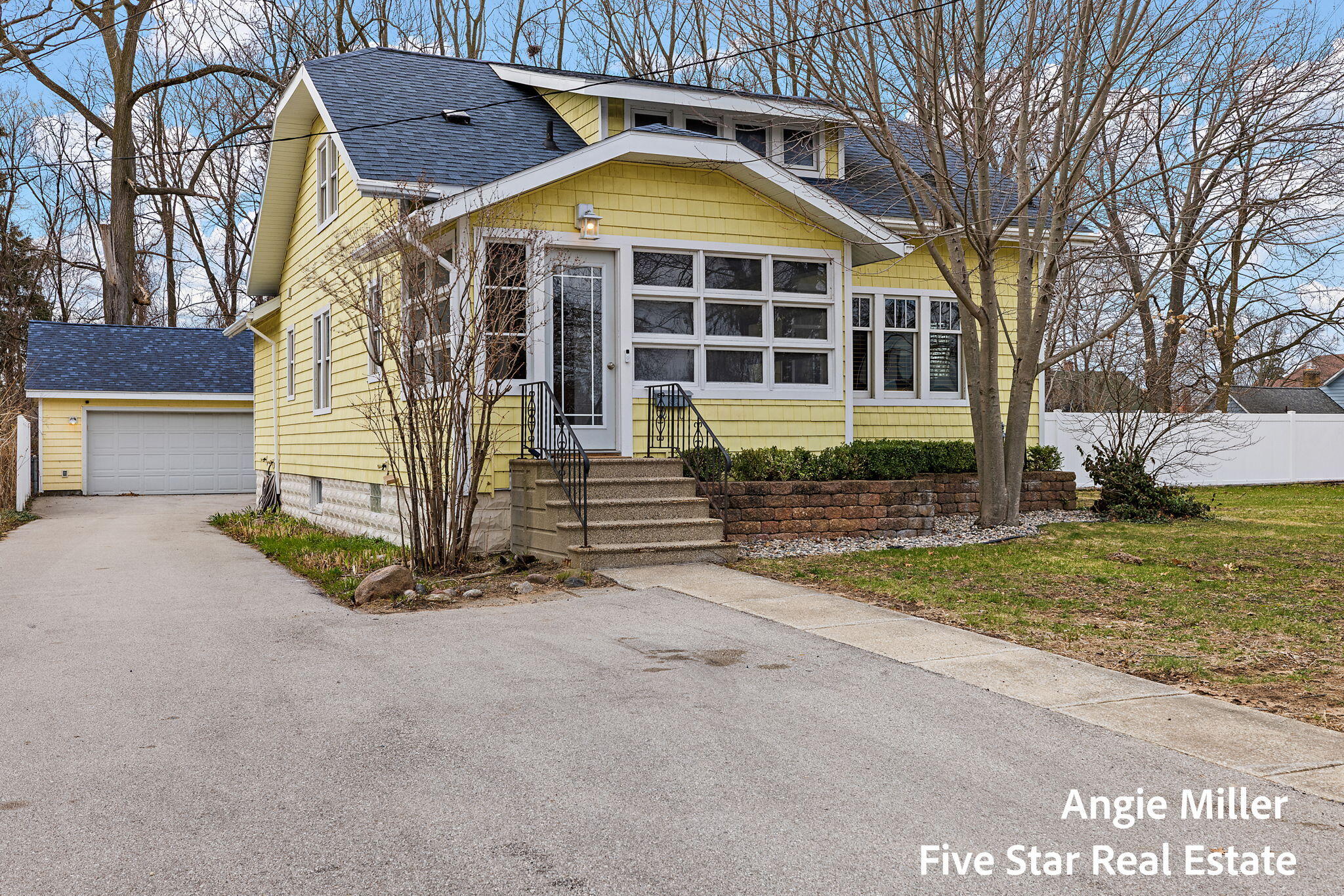 211 Williams Street Spring Lake, MI 49456 - Photo 1 of 67 Front of home