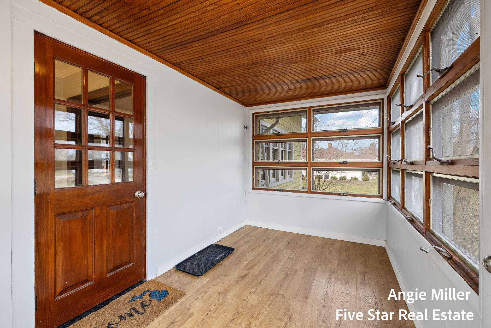 211 Williams Street Spring Lake, MI 49456 - Photo 16 of 67 front porch