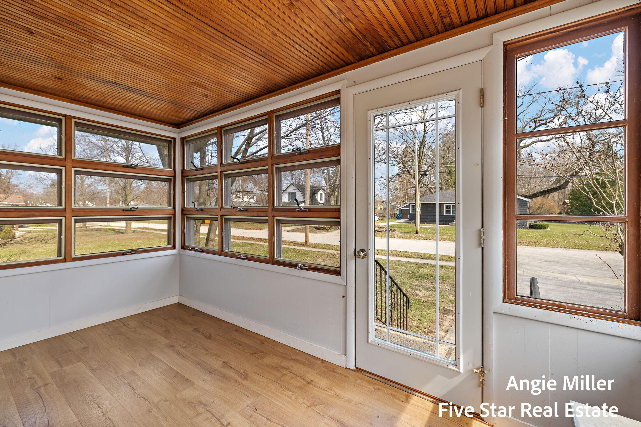 211 Williams Street Spring Lake, MI 49456 - Photo 17 of 67 front porch