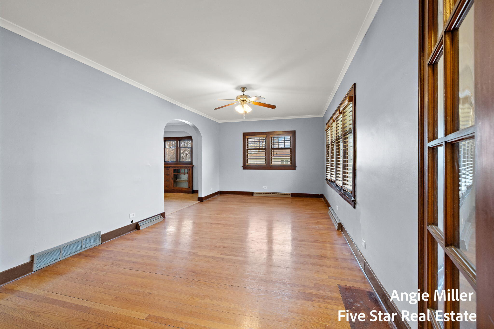 211 Williams Street Spring Lake, MI 49456 - Photo 20 of 67 living room