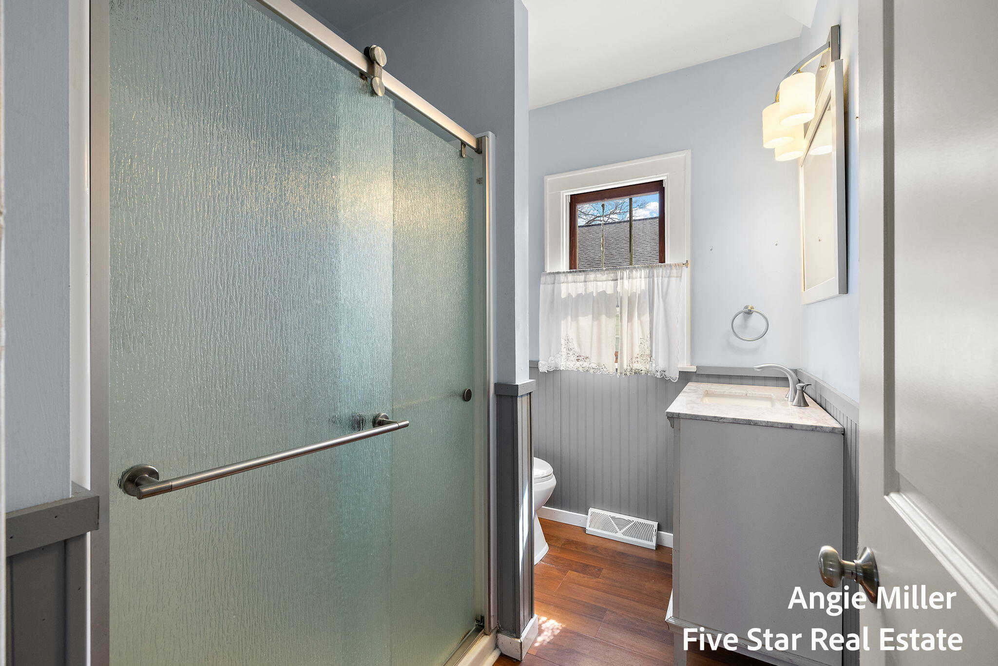 211 Williams Street Spring Lake, MI 49456 - Photo 36 of 67 main full bath 1