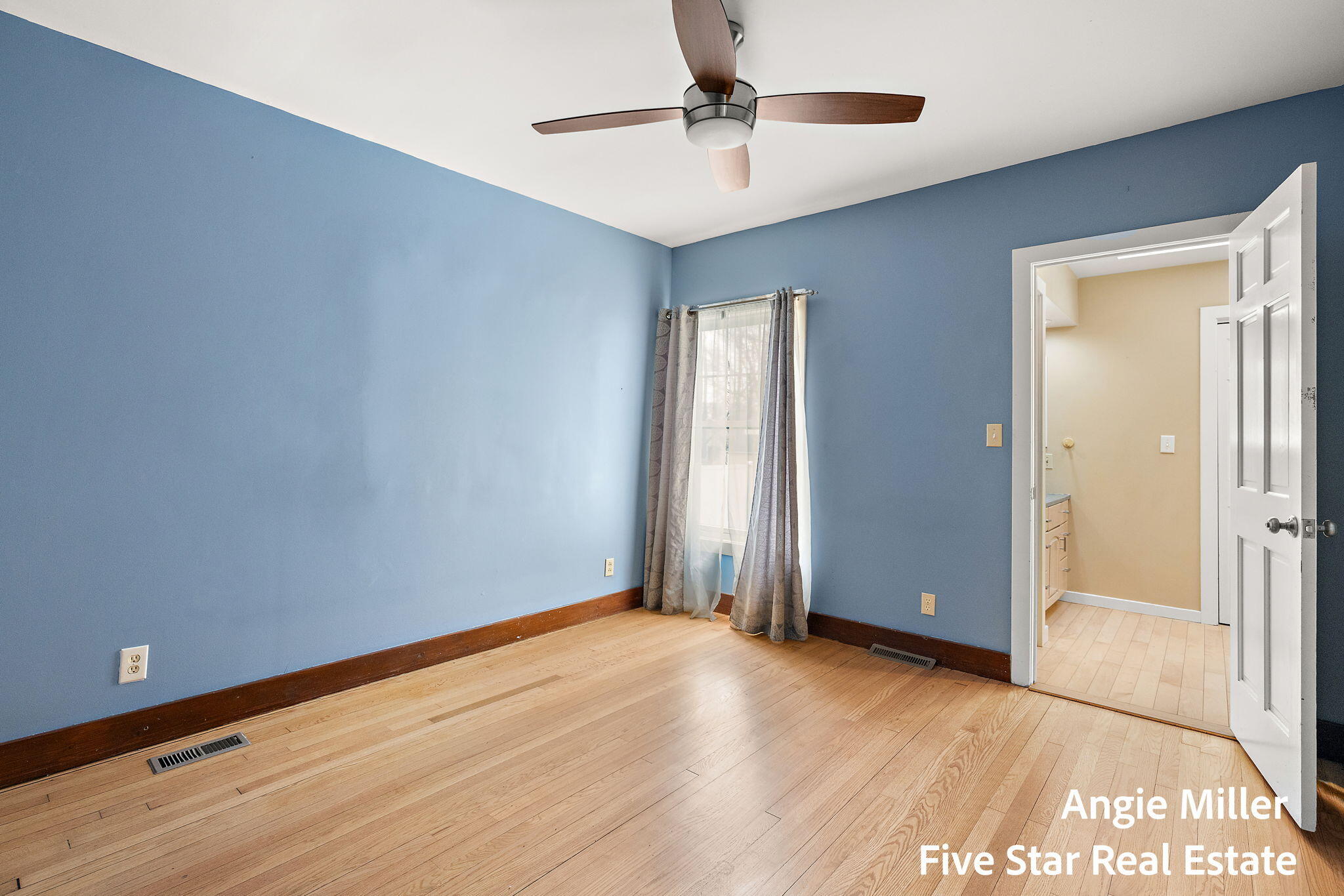 211 Williams Street Spring Lake, MI 49456 - Photo 38 of 67 main master