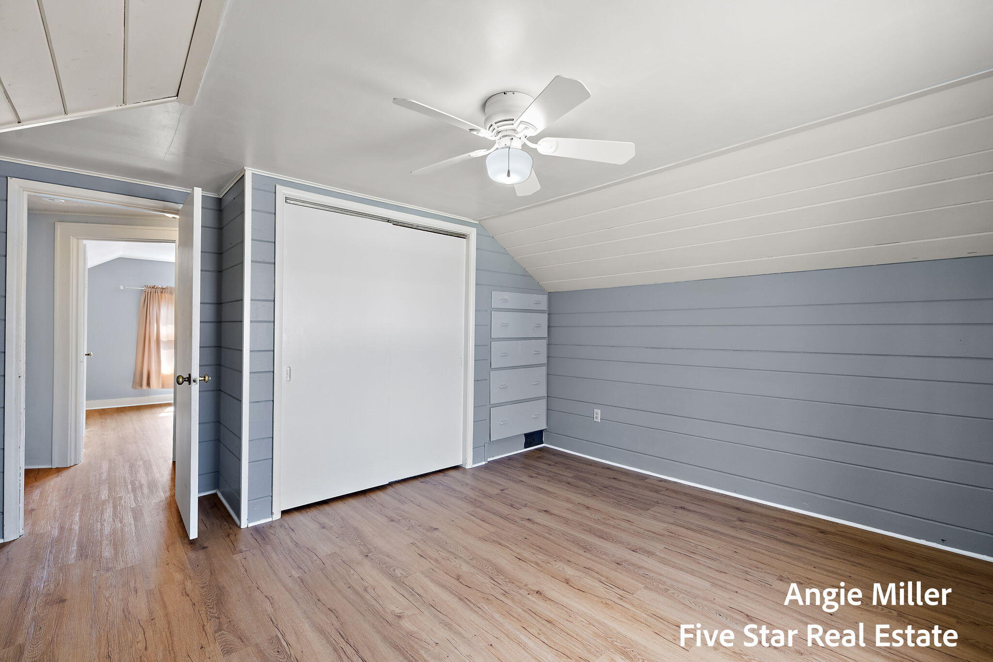 211 Williams Street Spring Lake, MI 49456 - Photo 49 of 67 upper bedroom