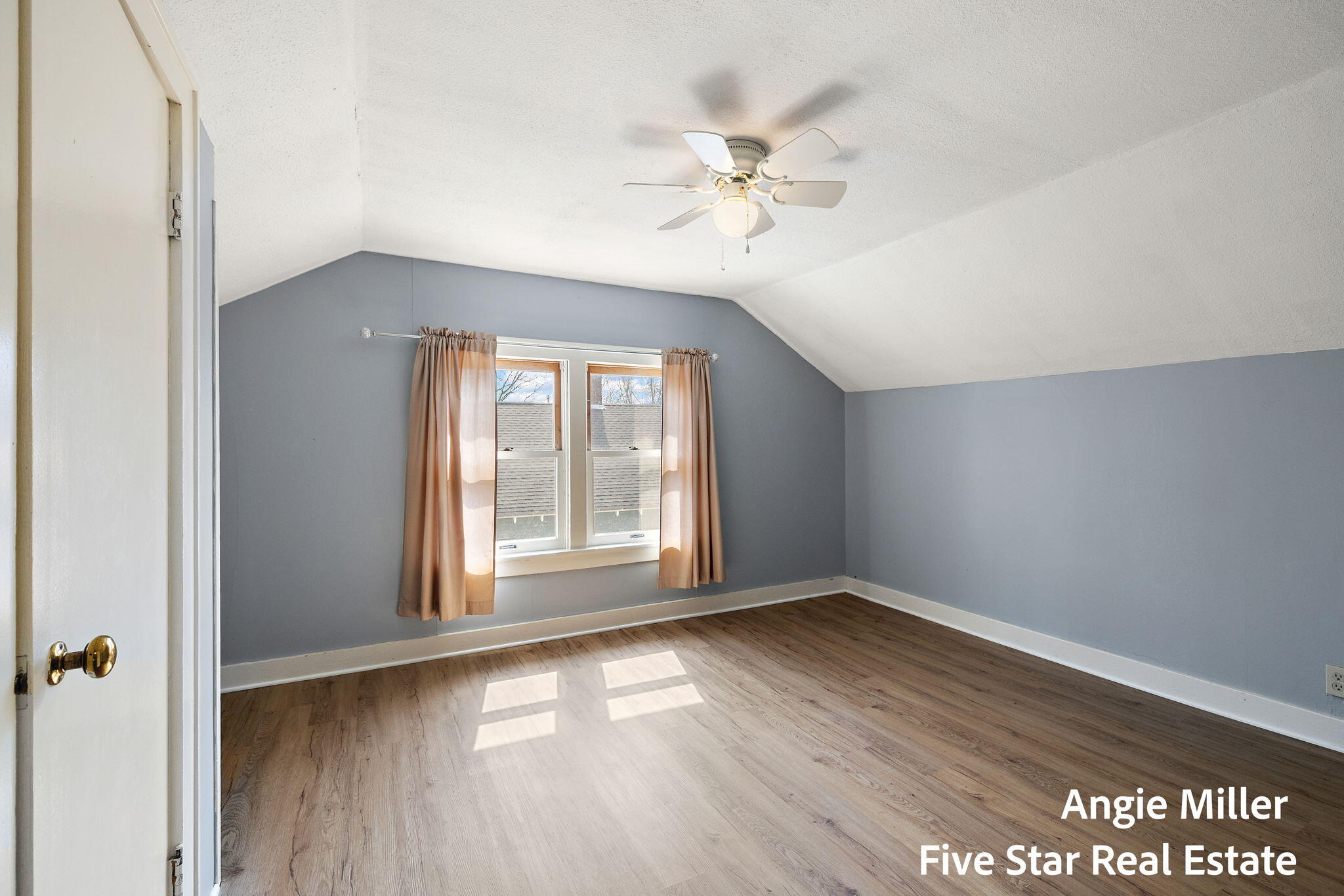 211 Williams Street Spring Lake, MI 49456 - Photo 53 of 67 upper 2nd bedroom