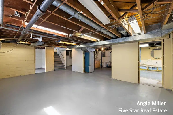 $479,900 | 211 Williams Street, Spring Lake, MI 49456