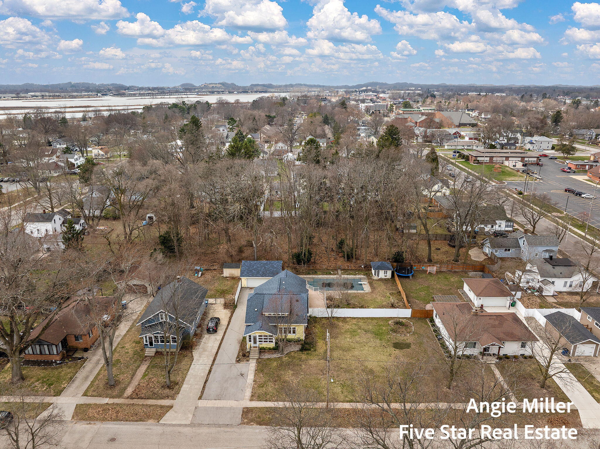 211 Williams Street Spring Lake, MI 49456 - Photo 58 of 67 aerial