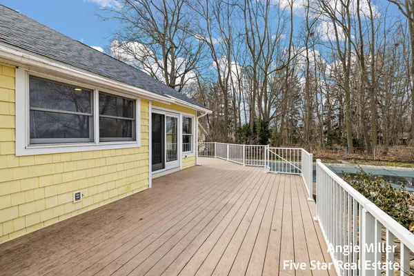 $479,900 | 211 Williams Street, Spring Lake, MI 49456