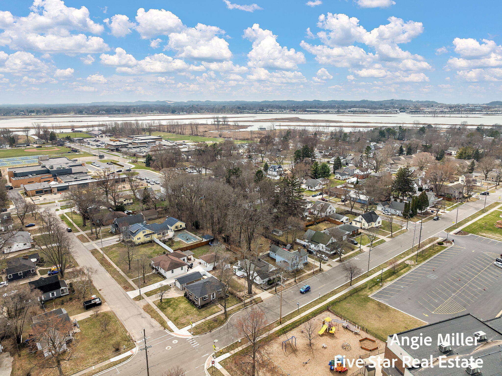 211 Williams Street Spring Lake, MI 49456 - Photo 61 of 67 aerial