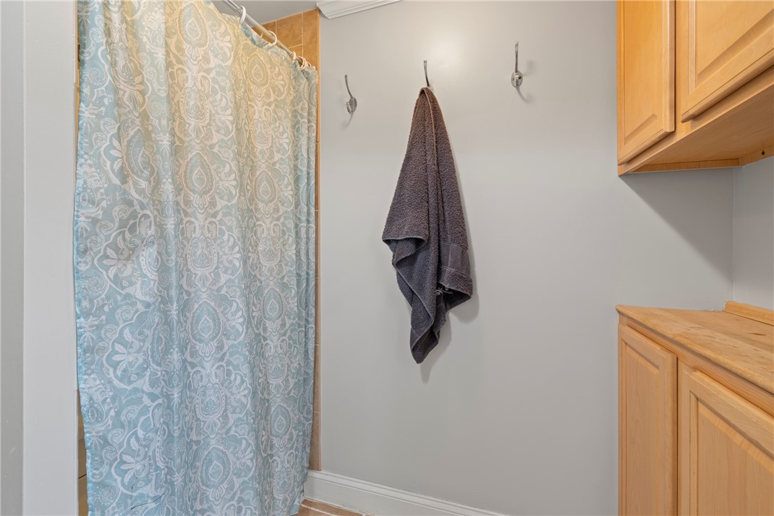 65 Traymore Street Cranston, RI 02920 - Photo 16 of 39