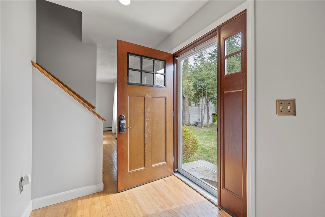 65 Traymore Street Cranston, RI 02920 - Photo 6 of 39