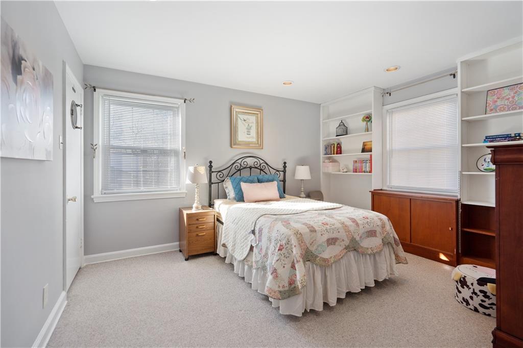 5438 Guarino Road Pittsburgh, PA 15217 - Photo 15 of 24 Gallery Image 15