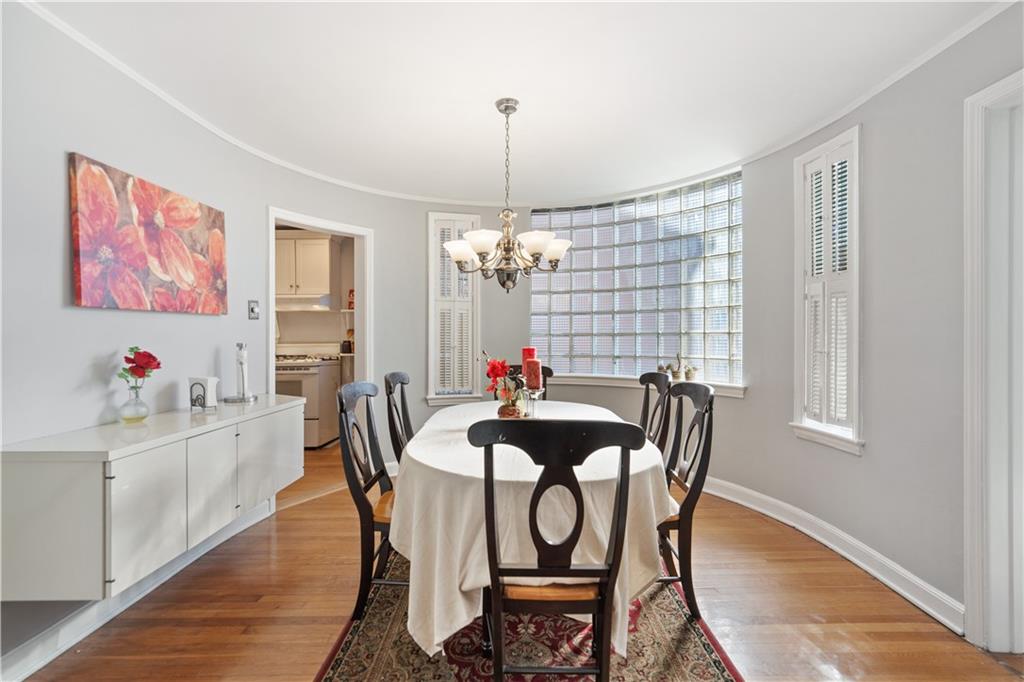 5438 Guarino Road Pittsburgh, PA 15217 - Photo 9 of 24 Gallery Image 9
