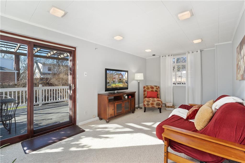 5438 Guarino Road Pittsburgh, PA 15217 - Photo 10 of 24 Gallery Image 10