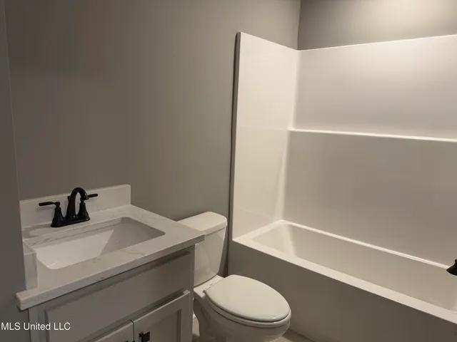 $420,000 | 5290 Watson Vw Drive, Nesbit, MS 38651