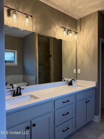 $420,000 | 5290 Watson Vw Drive, Nesbit, MS 38651