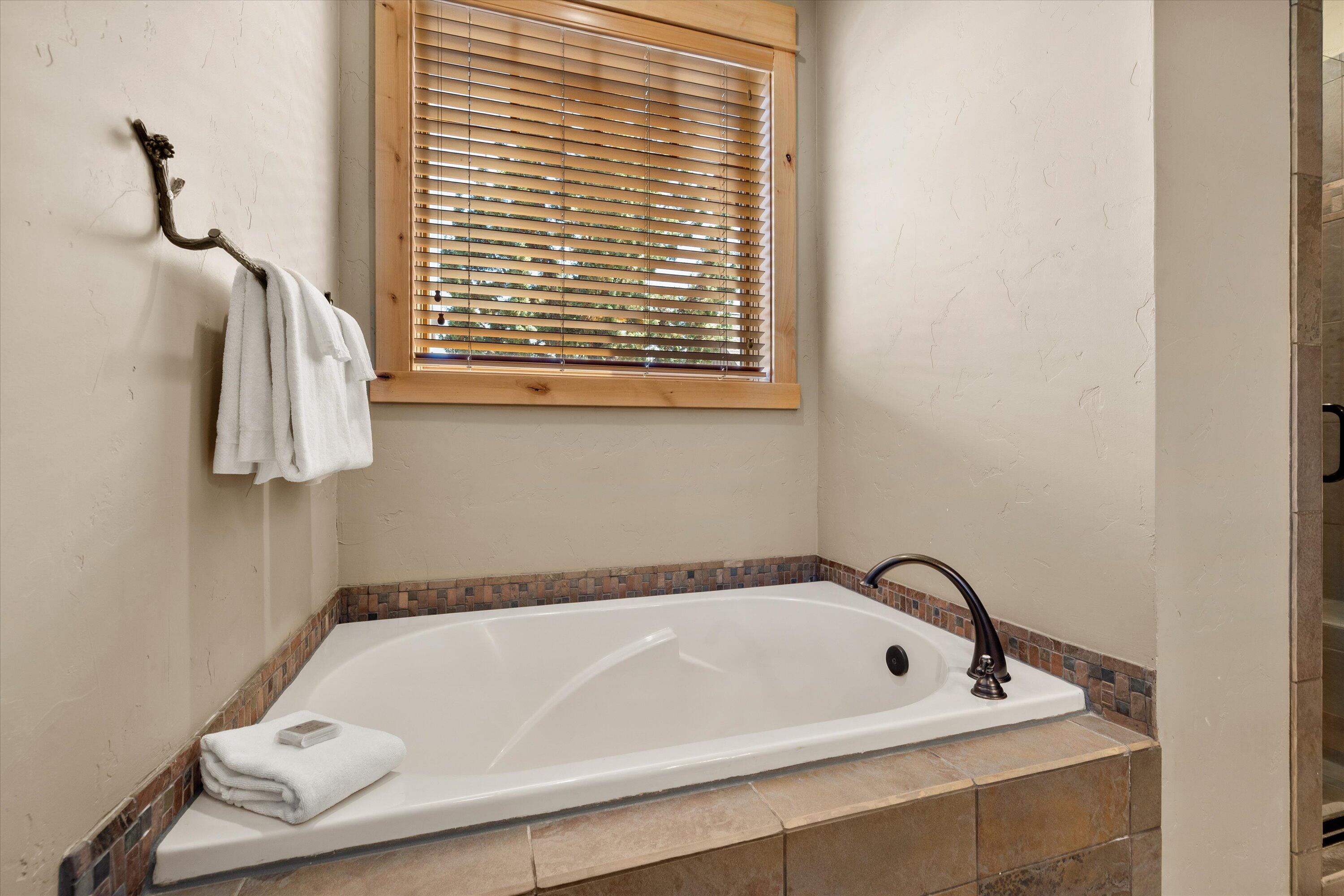 16776 South W Brasada Ranch Road, Unit CABIN 48 Powell Butte, OR 97753 - Photo 22 of 33 32-20250627 JILL ROSELL_-41