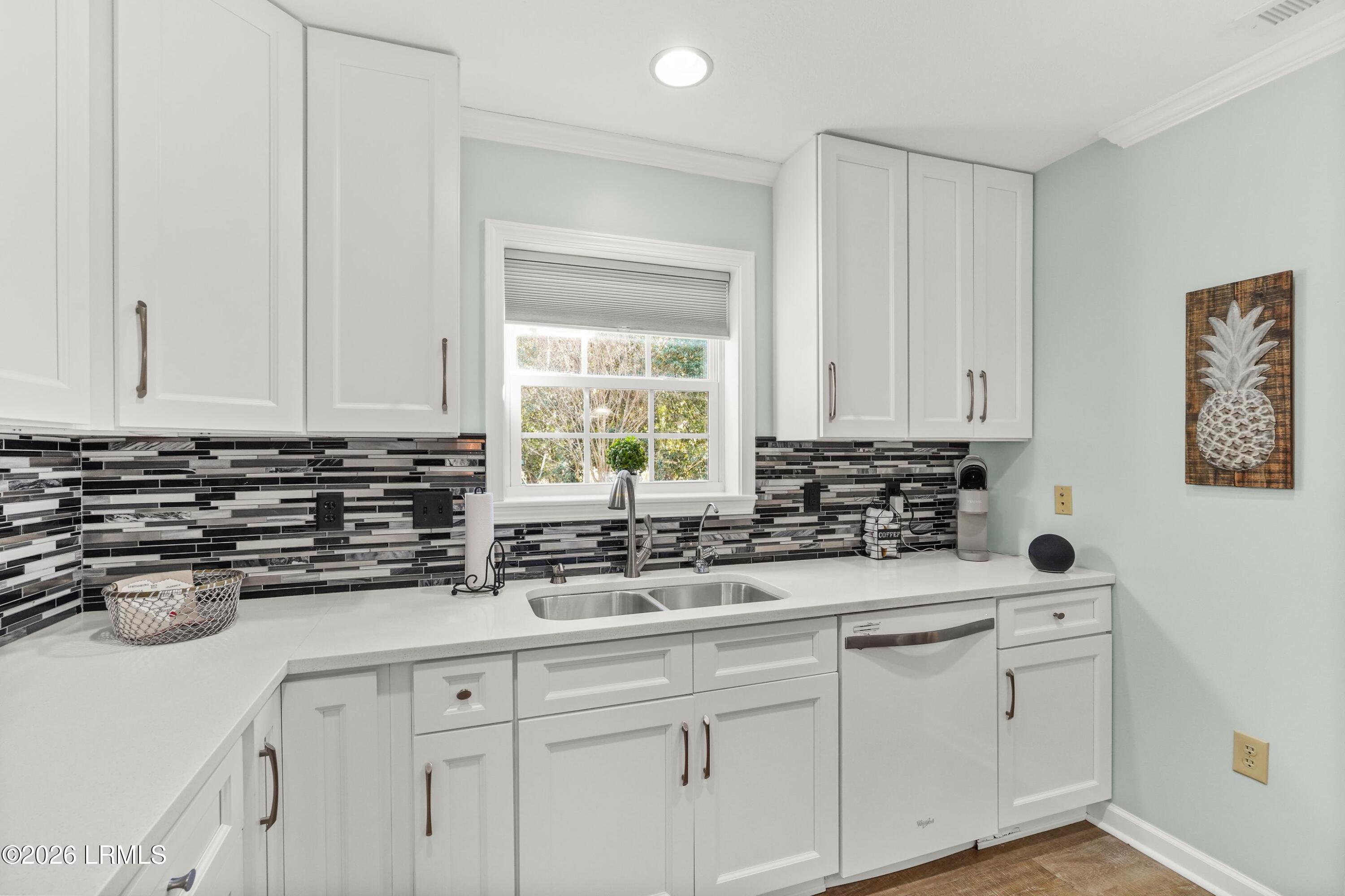 561 Sams Point Road Beaufort, SC 29907 - Photo 18 of 44 QUARTZ COUNTER TOPS