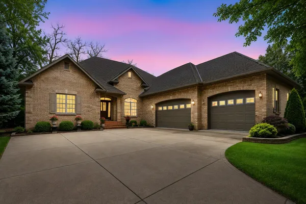 $595,000 | 1443 18th Avenue Northwest, Faribault, MN 55021