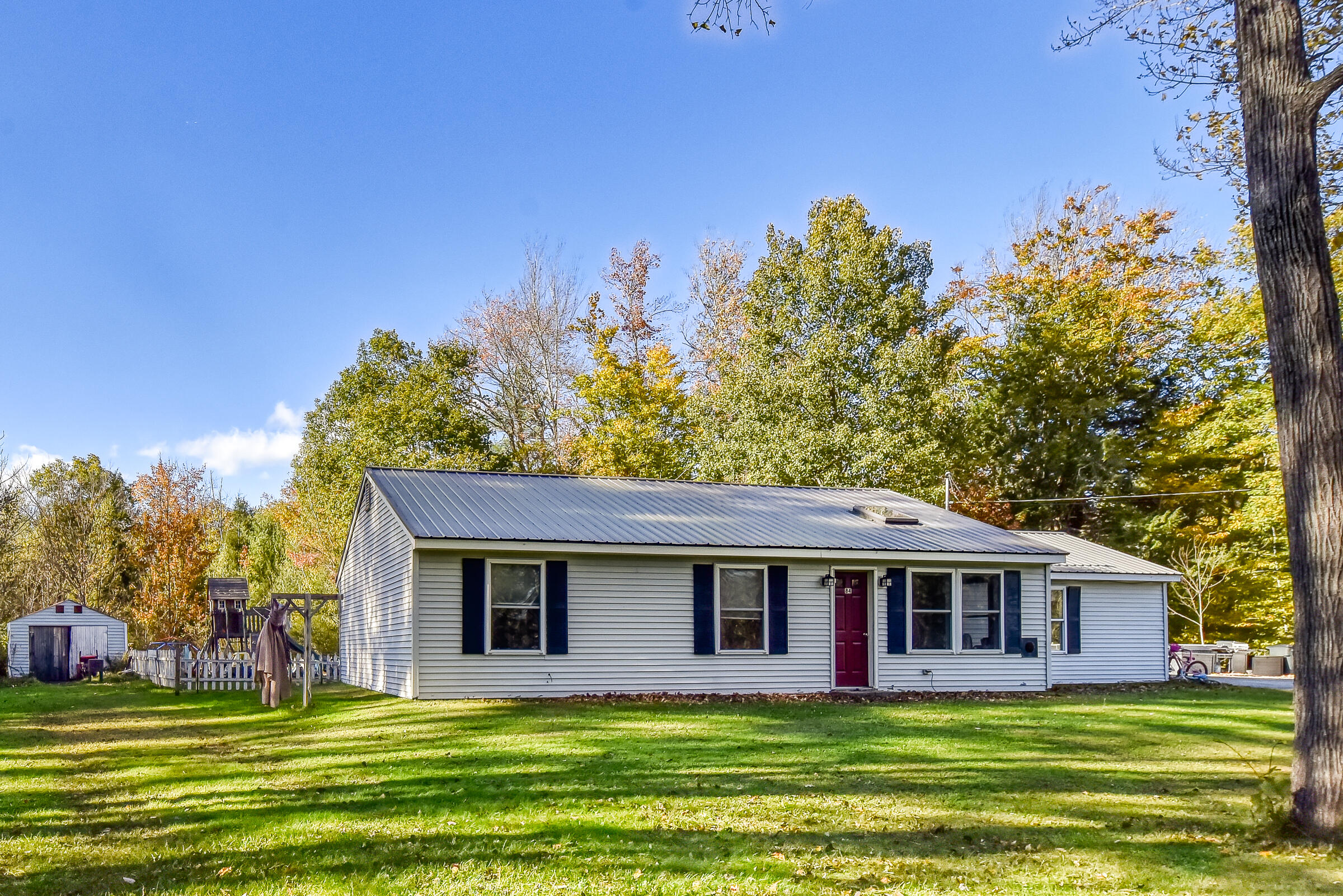 84 Maranacook Road Winthrop, ME 04364 - Photo 4 of 37 109754gr-108