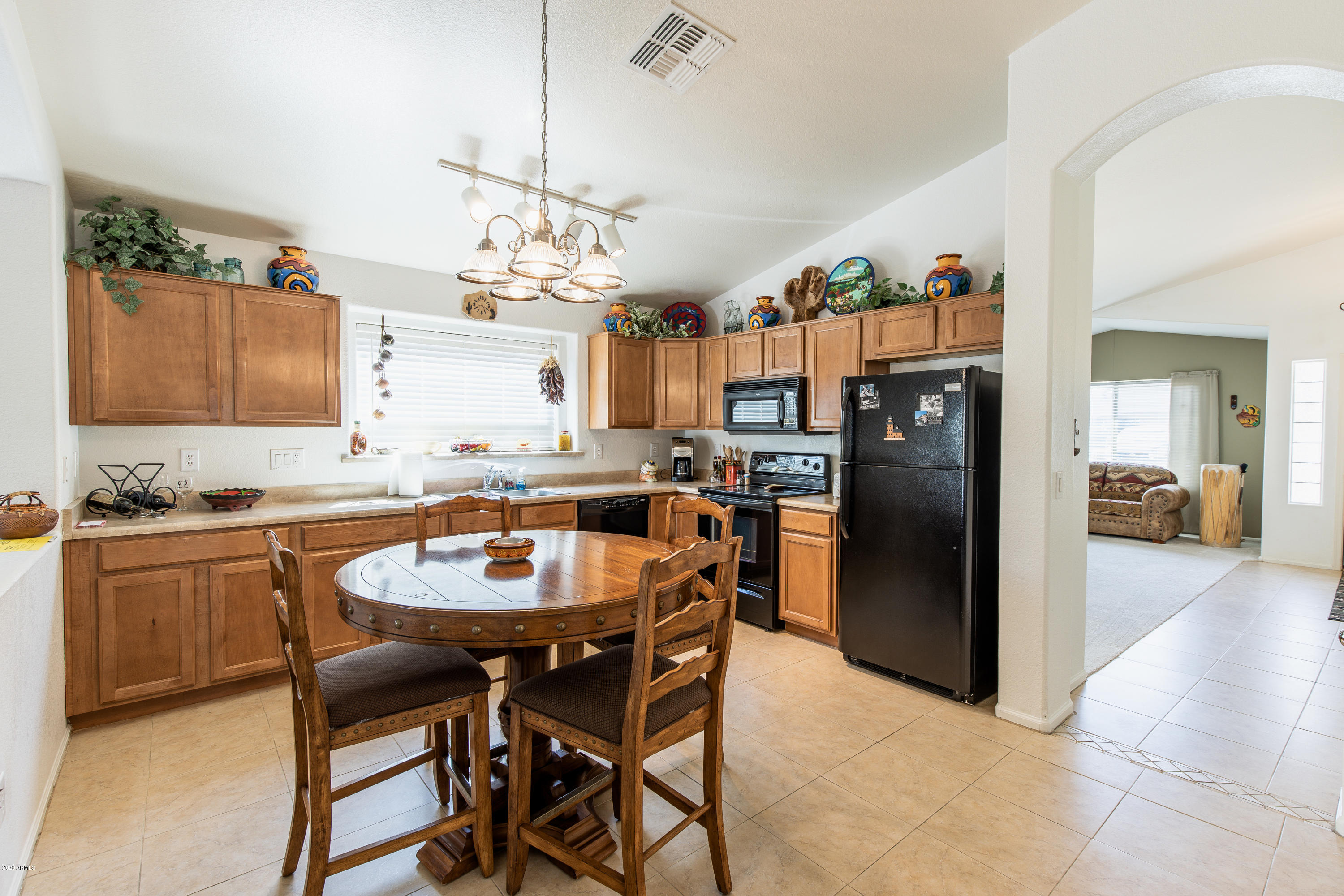 892 Mountain View Road San Tan Valley, AZ 85143 - Photo 5 of 26 EOSR8183-HDR