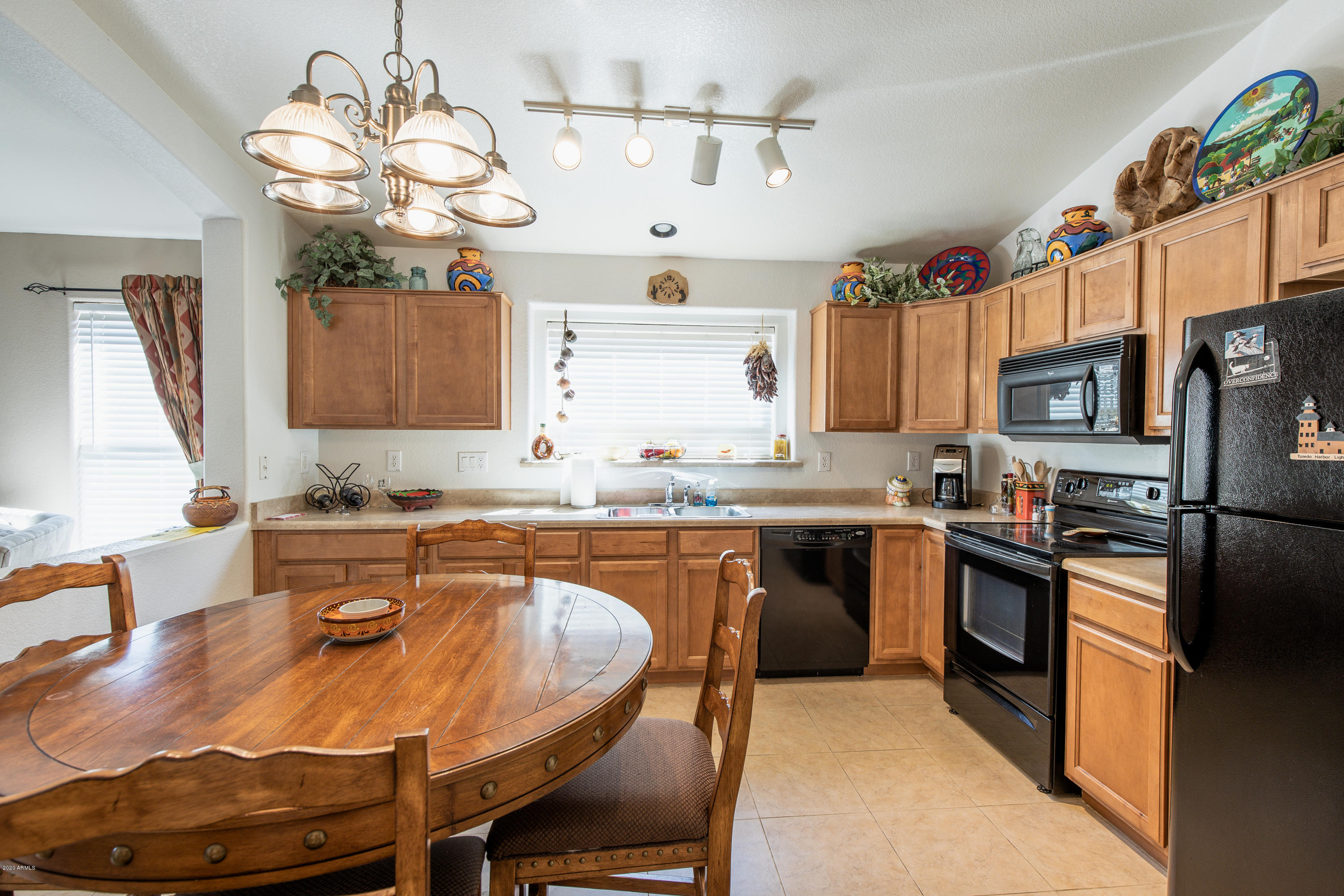 892 Mountain View Road San Tan Valley, AZ 85143 - Photo 6 of 26 EOSR8188-HDR