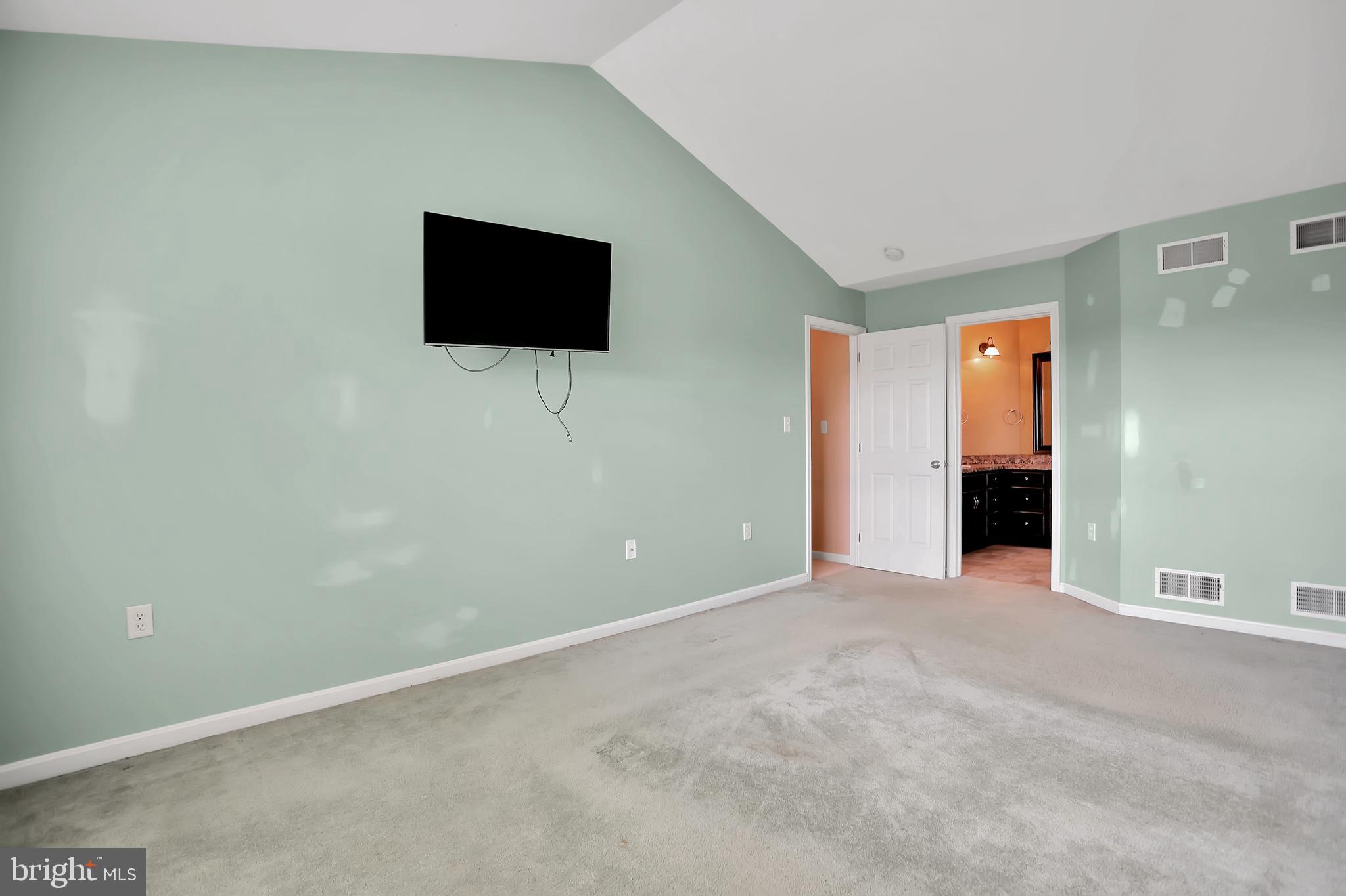 343 Ridge View Drive Berkeley Springs, WV 25411 - Photo 22 of 62 Owners Bedroom