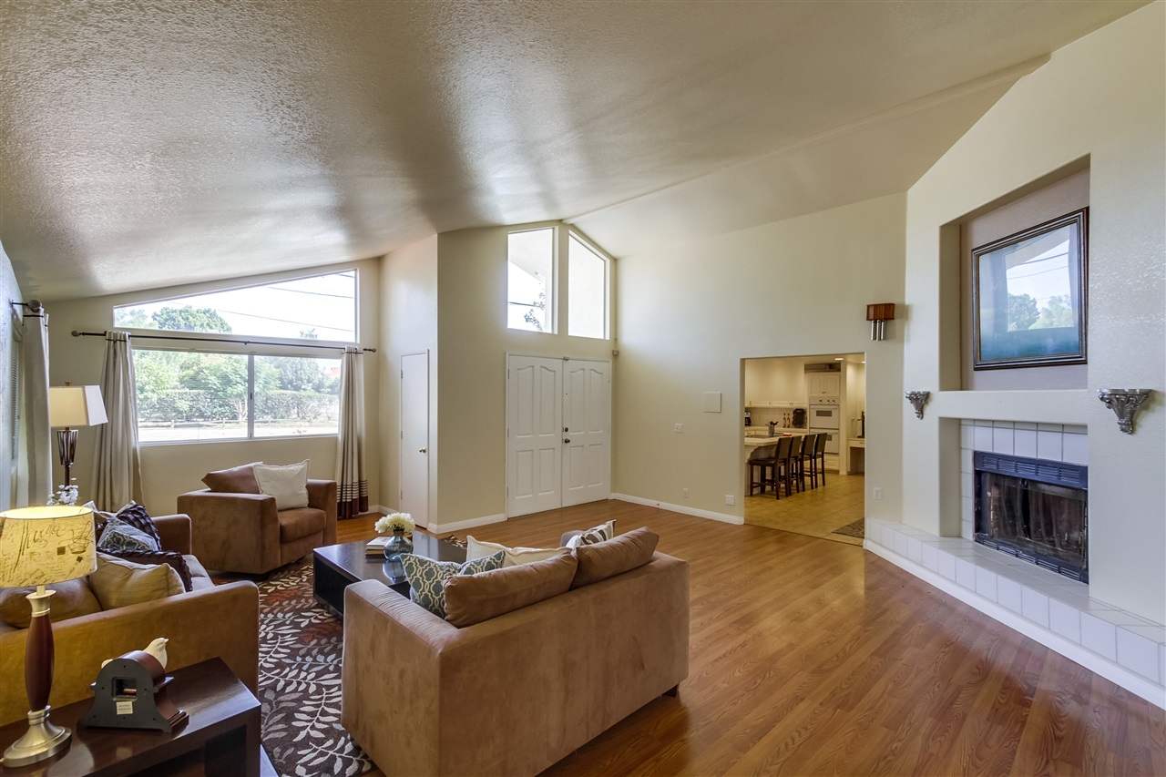 1935 Felicita Road Escondido, CA 92025 - Photo 5 of 23 Gallery Image 5