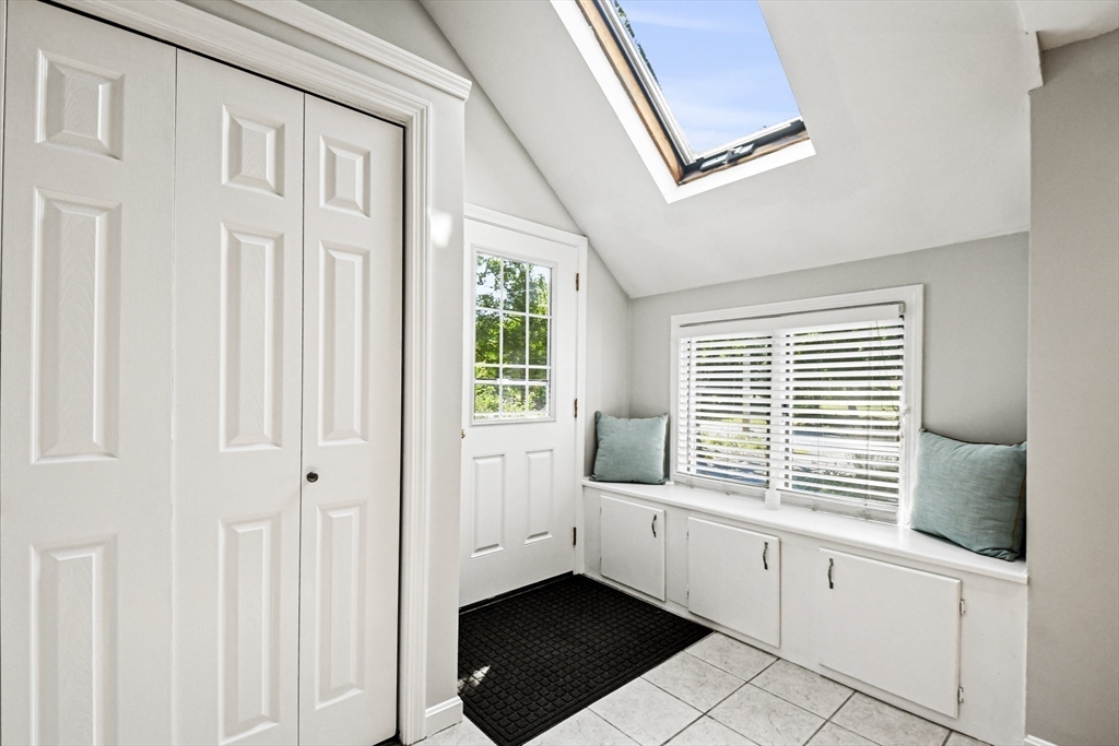 284 Boston Road Chelmsford, MA 01824 - Photo 3 of 40